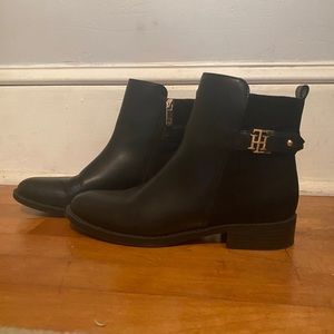 Tommy Hilfiger Black booties